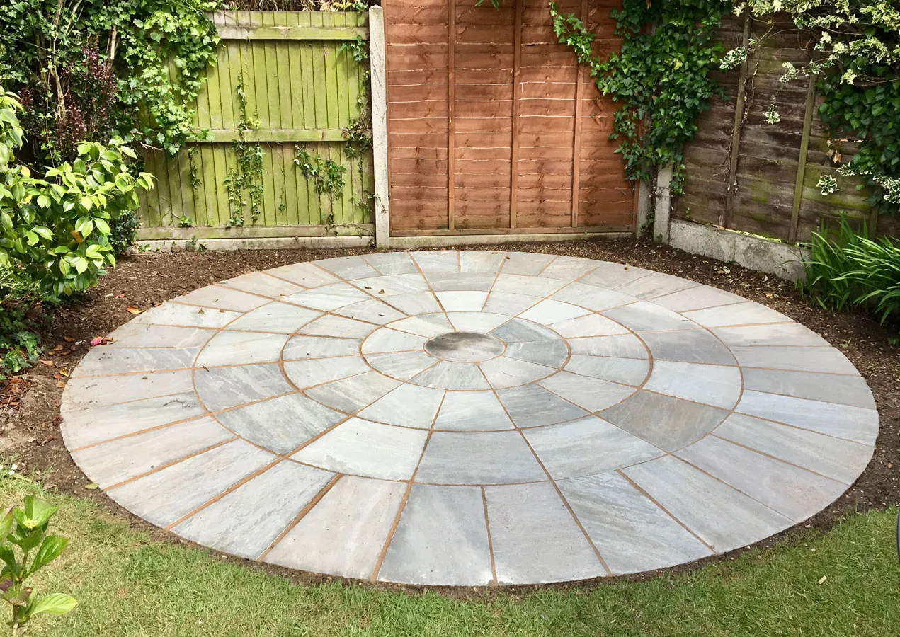Kandla Grey Sandstone Circle Kit in Kent