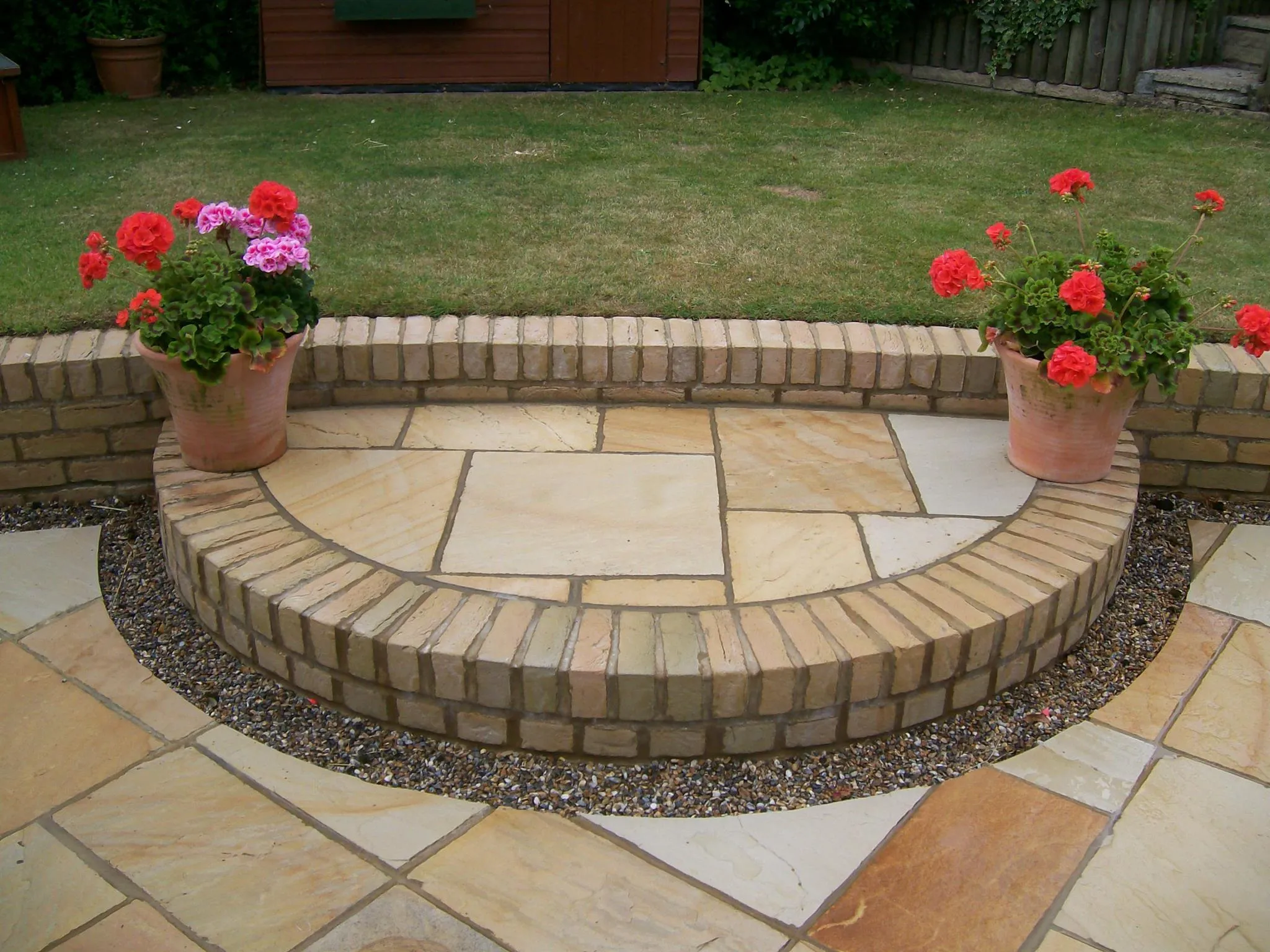 Kandla Grey Sandstone Circle Kit in Kent