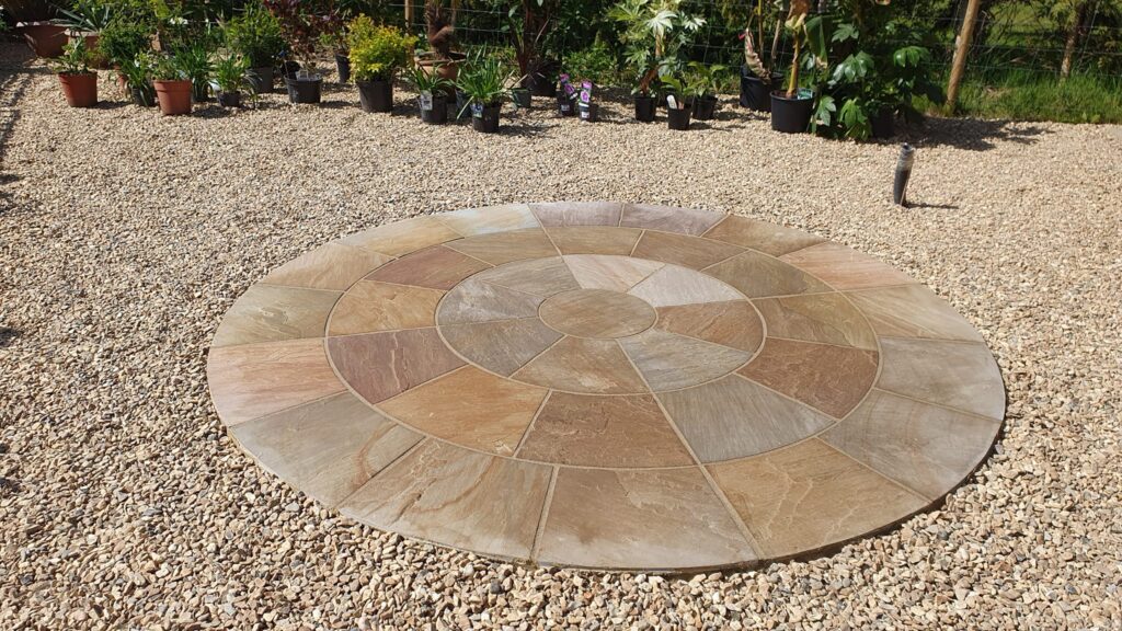 Circle sandstone paving